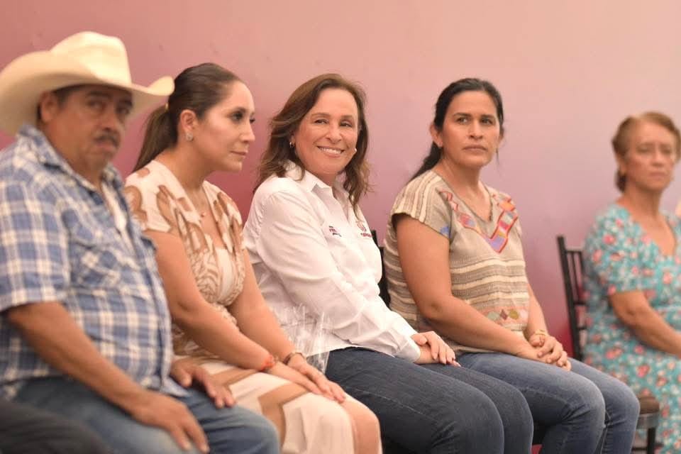 Con maquinaria, semilla y apoyos, Rocío Nahle impulsa a productores de maíz, entregan&nbsp;593cheques.