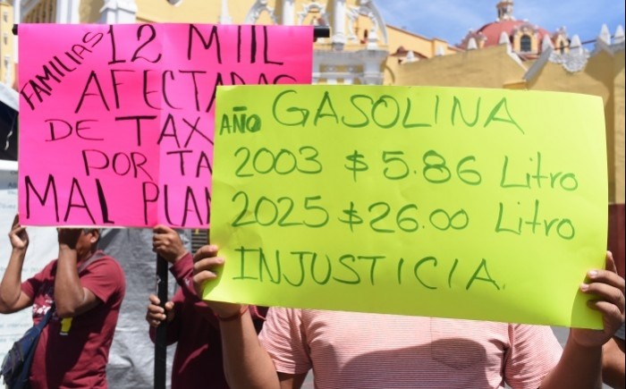 Taxistas protestan por tarifas&nbsp;oficiales