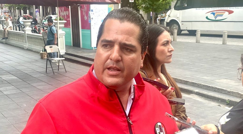 Persecución contra Alejandro Moreno es una estrategia para silenciar a la oposición: Adolfo&nbsp;Ramírez