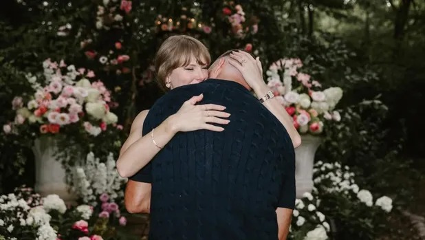 Taylor Swift y Travis Kelce se&nbsp;casan