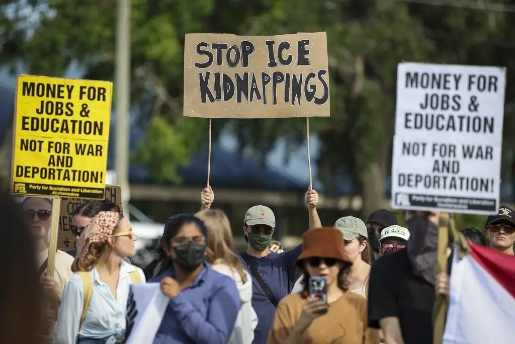 Demócratas desafían planes&nbsp;migratorios