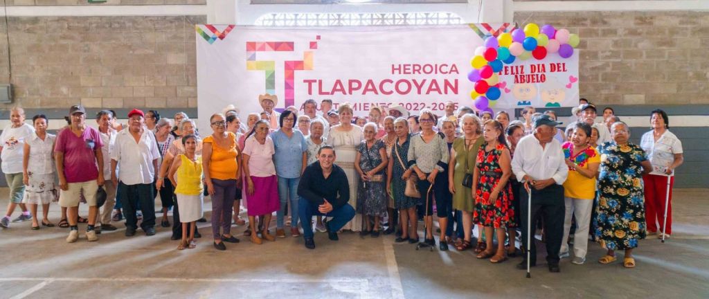 Festejan día del abuelo en&nbsp;Tlapacoyan