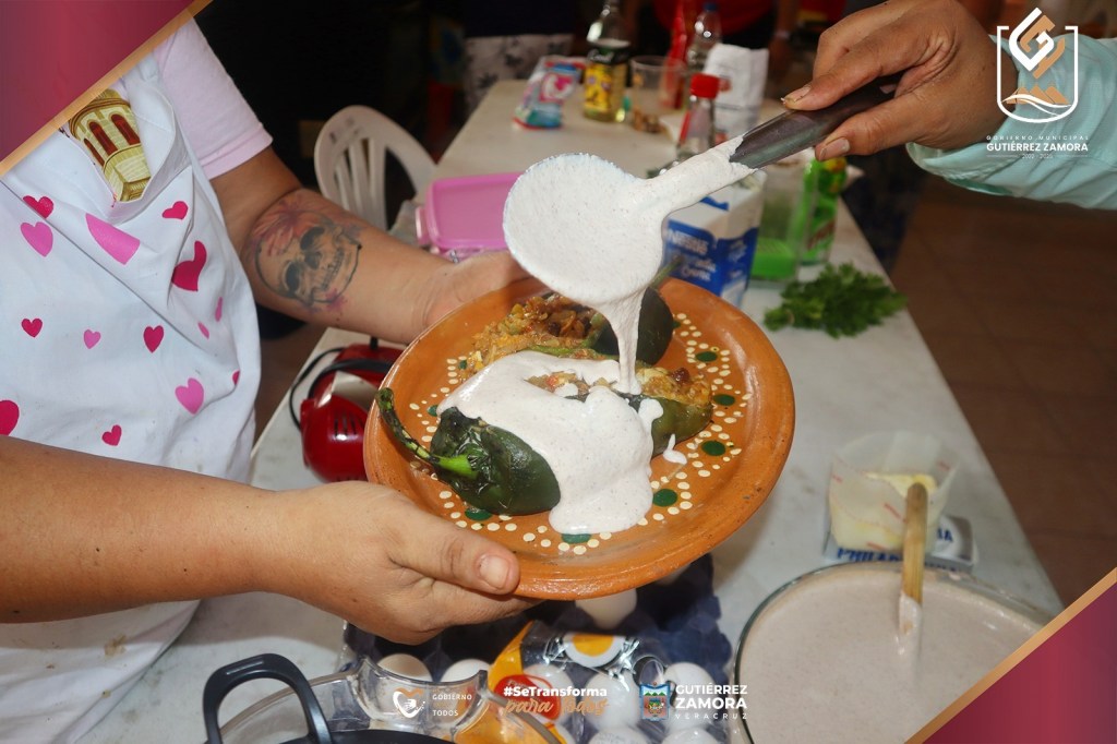 Enseñan hacer chiles en&nbsp;nogada