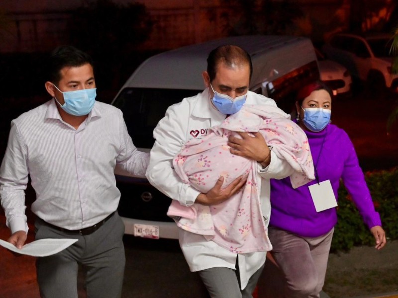 Bebé es retirada por omisión de cuidados