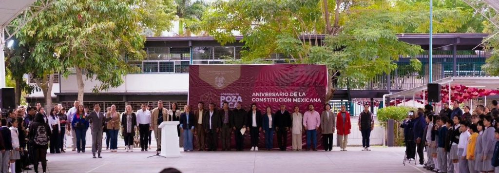 Gobierno de Poza Rica conmemora el aniversario de la Constitución Política de los Estados Unidos Mexicanos