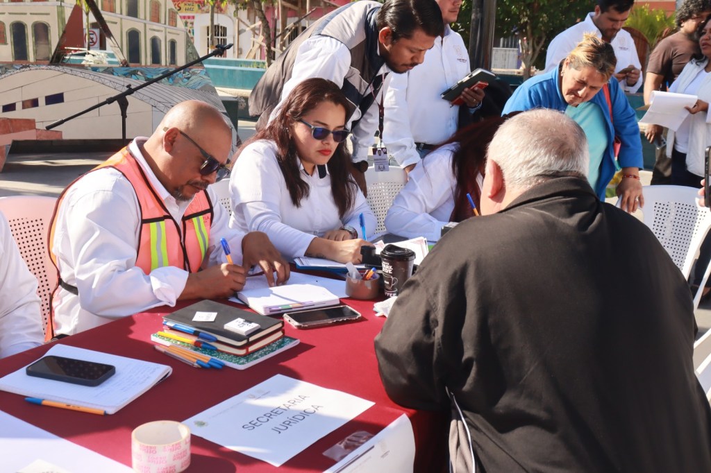 Jorge Alanís reconoce respaldo de la gobernadora Rocío Nahle y encabeza jornada de Gobierno de Puertas Abiertas en Coatzintla