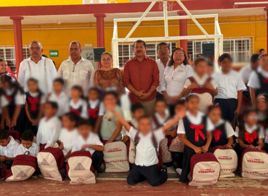 Llegan mochilas y útiles escolares a Álamo Temapache; beneficiarán a más de 15 mil alumnos