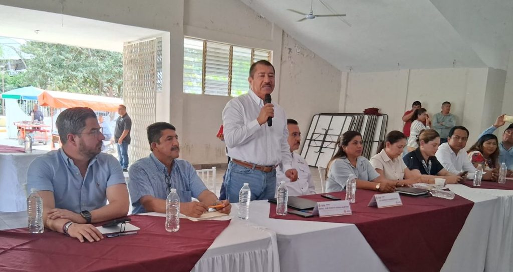 Pepe Arenas impulsa desarrollo del campo con programas estatales en Álamo