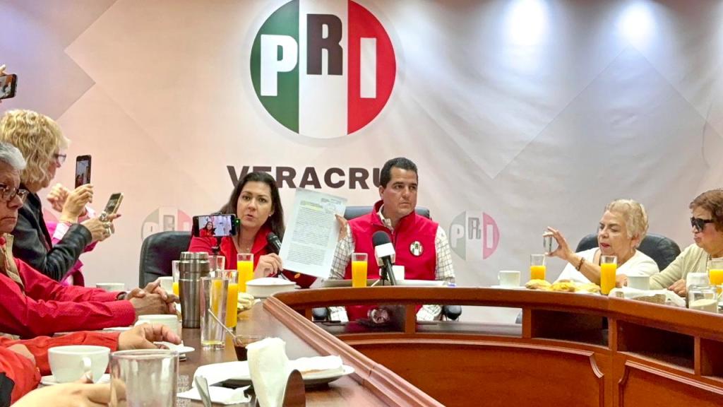 PRI llama a alianza opositora en Veracruz y denuncia derrame de crudo ante PROFEPA