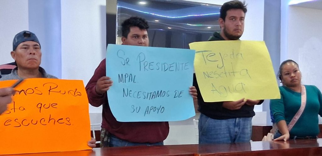 Pepe Arenas se compromete a resolver el problema del agua en Adalberto&nbsp;Tejeda