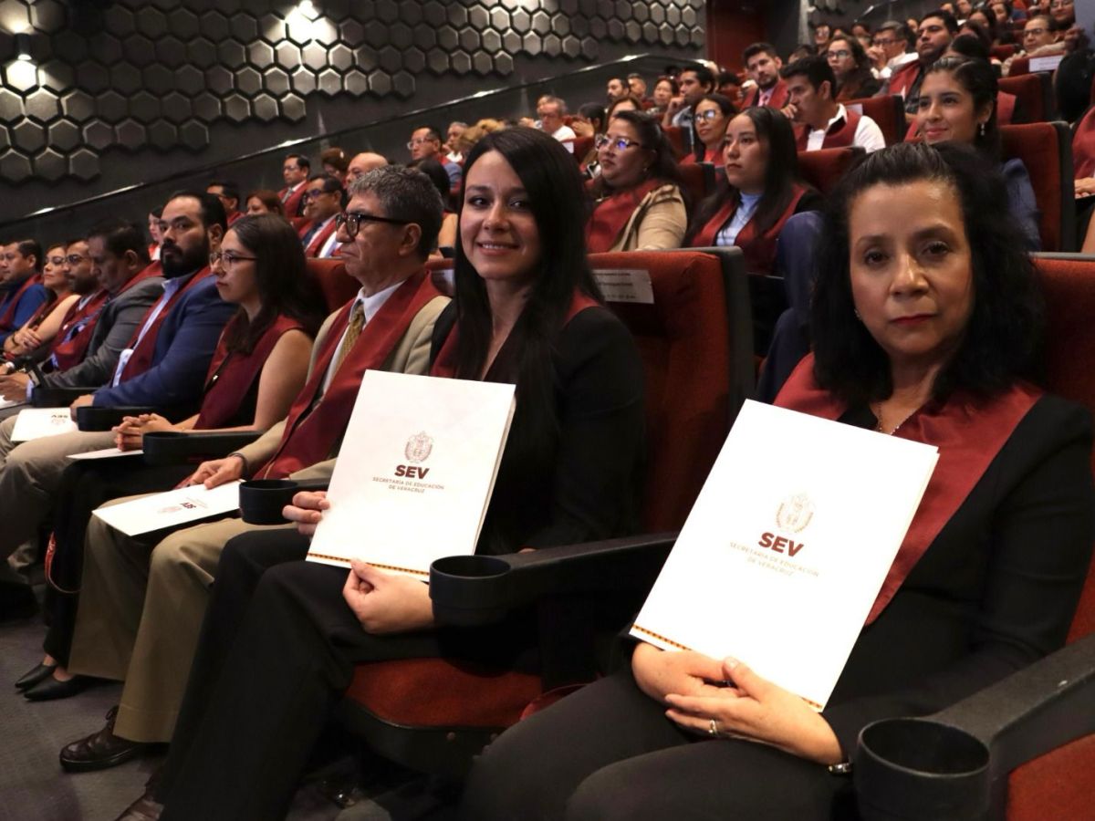 Egresados del Consorcio Clavijero reciben Actas de Recepción Profesional y de&nbsp;Grado