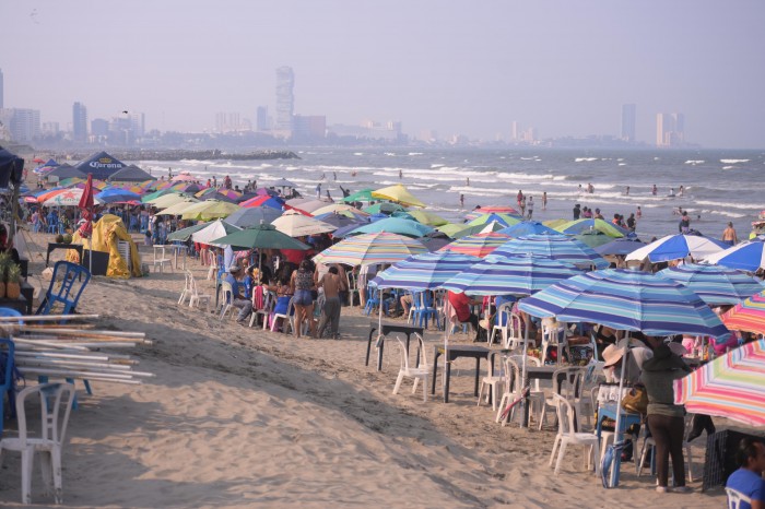 Niña muere ahogada en Playa Mocambo