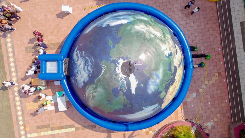 Gobierno de Poza Rica acerca experiencia educativa ambiental con planetario&nbsp;móvil