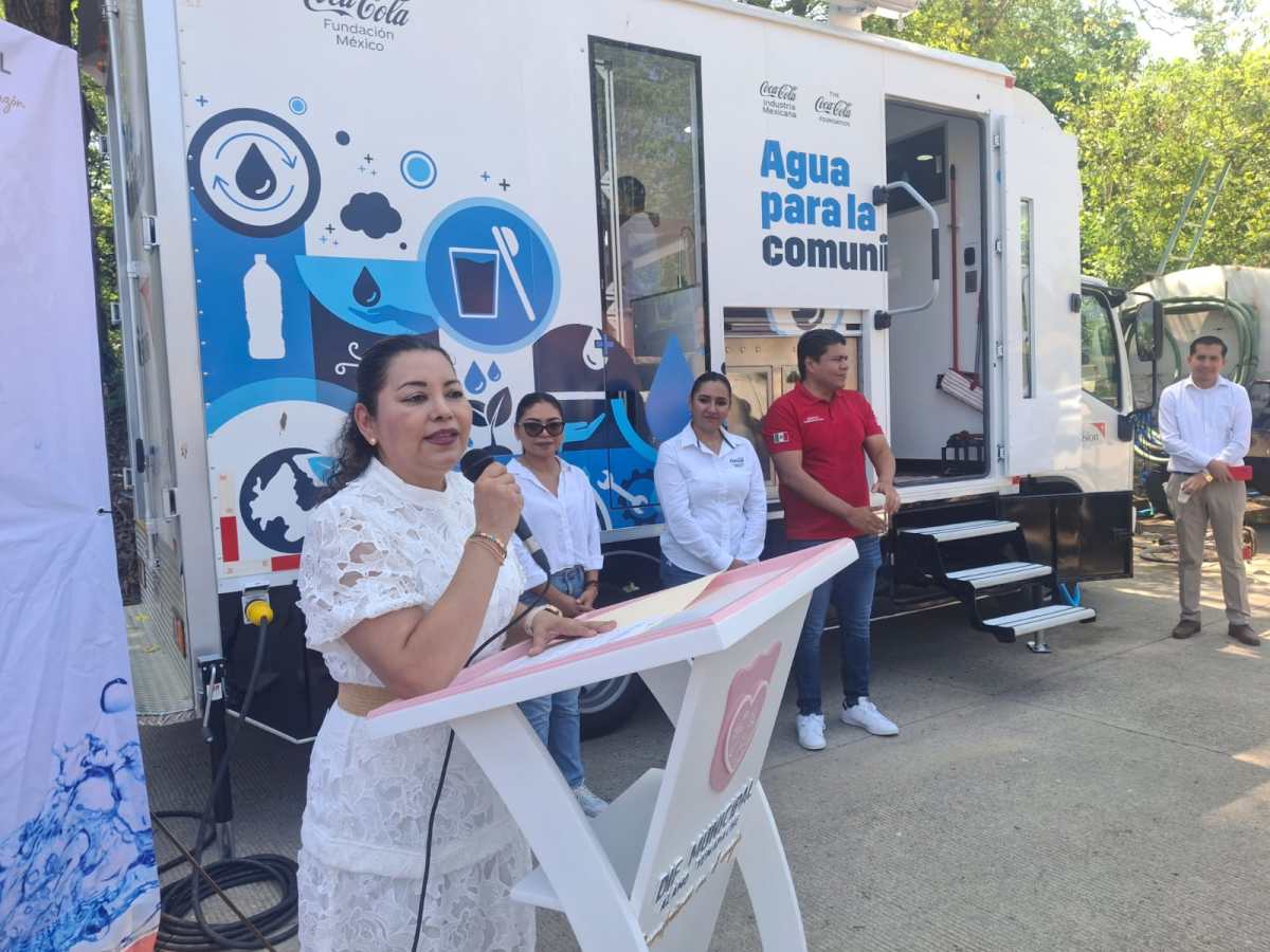 INICIA EL DIF DISTRIBUCIÓN DE AGUA POTABLE GRATUITA EN LAS&nbsp;COLONIAS