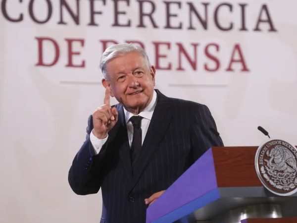 AMLO reaparece en redes y acusa embestida de EU contra&nbsp;México
