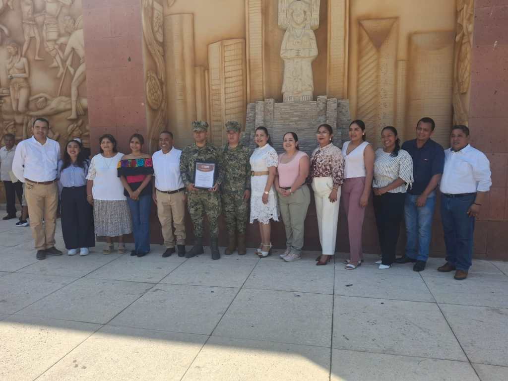 ÁLAMO RINDE HOMENAJE A LA MARINA&nbsp;NACIONAL