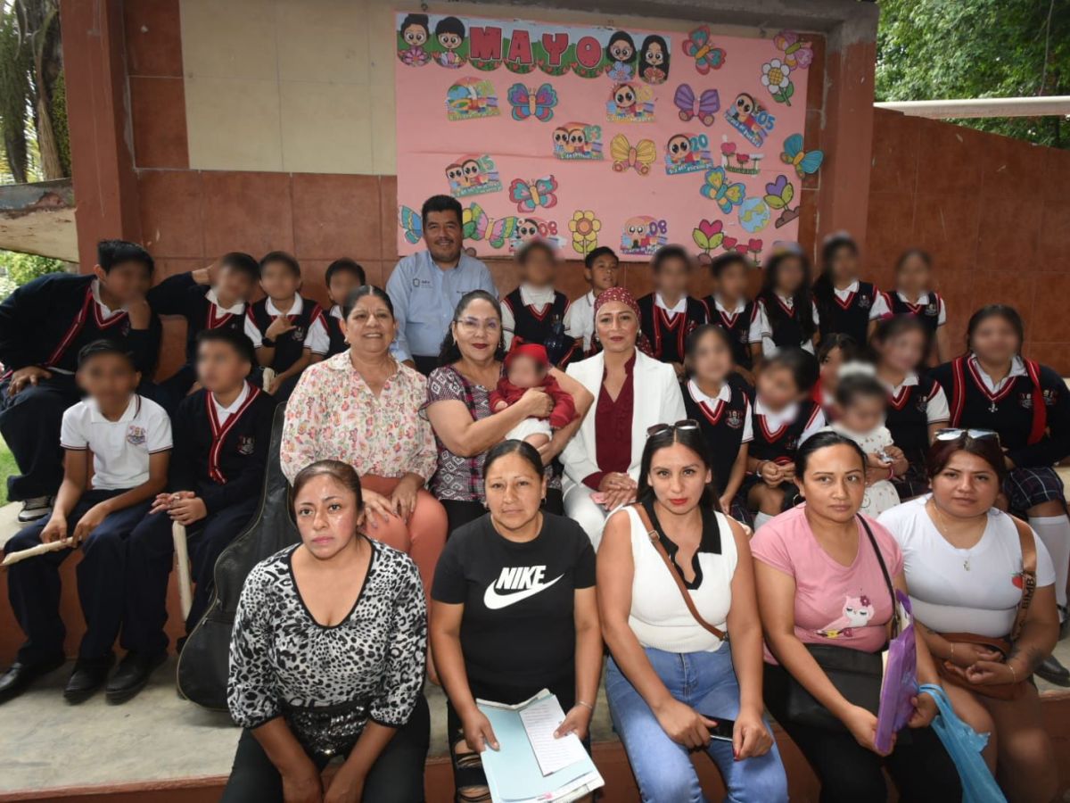 RECIBEN 738 ESTUDIANTES DE XALAPA TARJETAS RITA&nbsp;CETINA