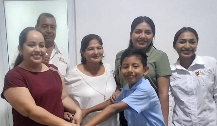 Gobierno de Álamo Temapache premia a alumno destacado por triunfo en concurso de&nbsp;oratoria