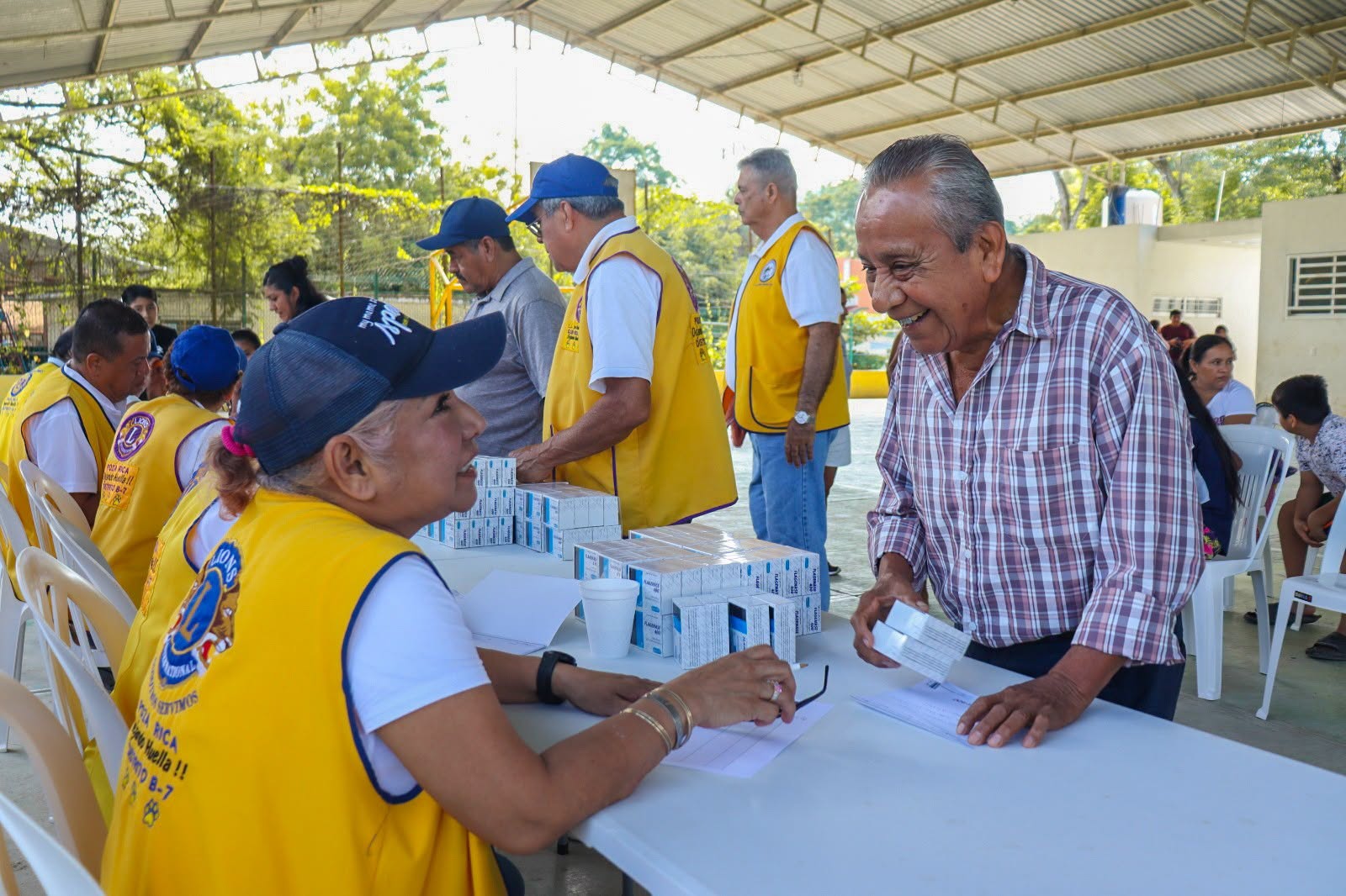 Entregan desparasitantes gratuitos en Corralillos