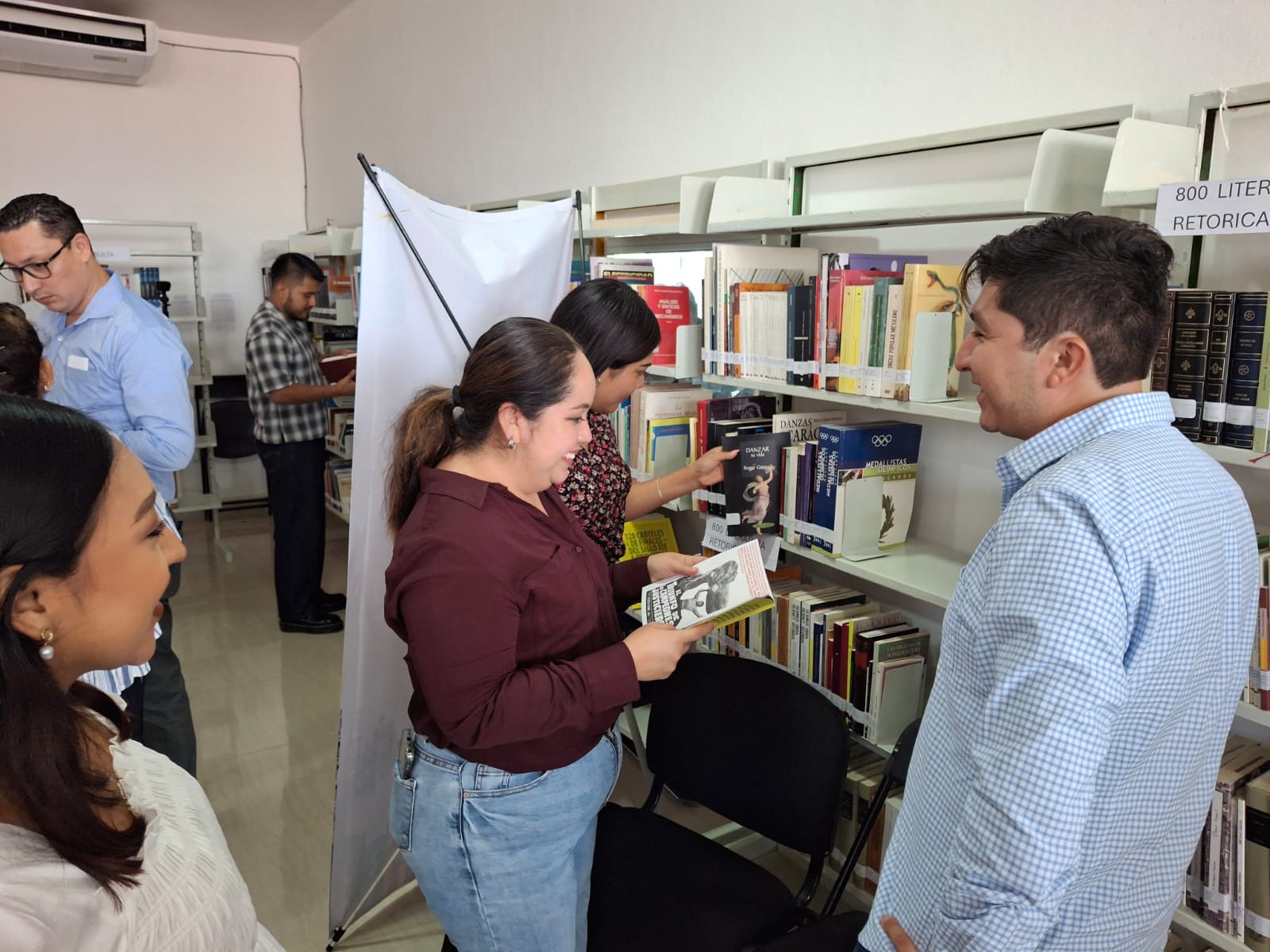 REINAUGURAN LA BIBLIOTECA MUNICIPAL “RÓMULO BACHE AZUARA”