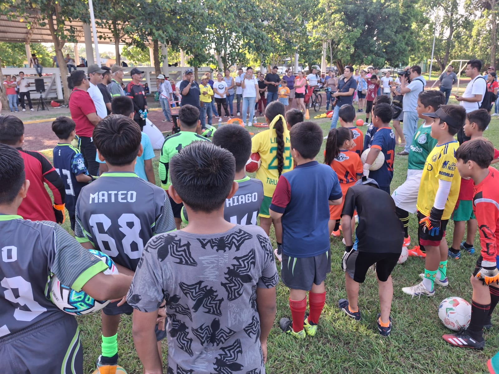 Gobierno de Álamo fortalece la formación deportiva de niñas, niños y jóvenes con clínica