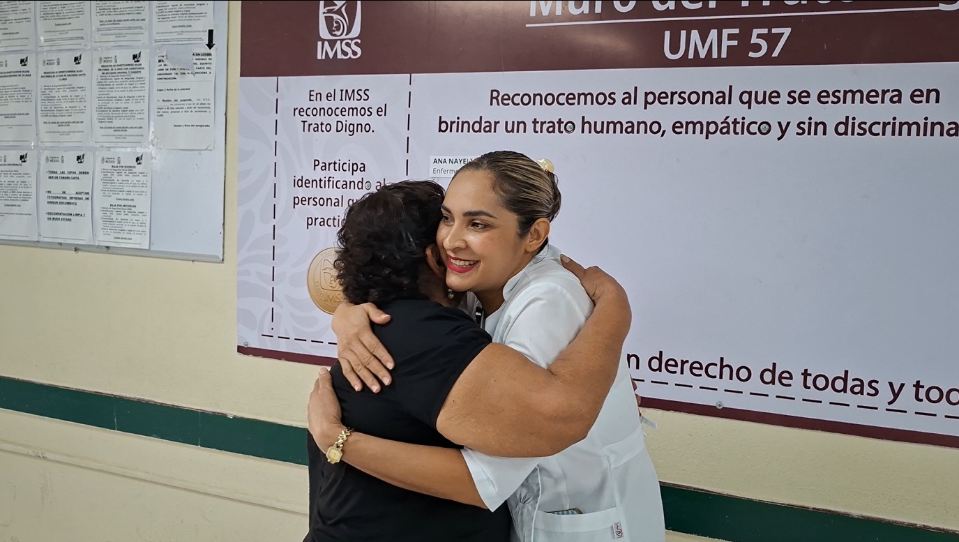 IMSS Veracruz Norte reconoce acto de solidaridad de enfermera que donó sangre a paciente con cáncer